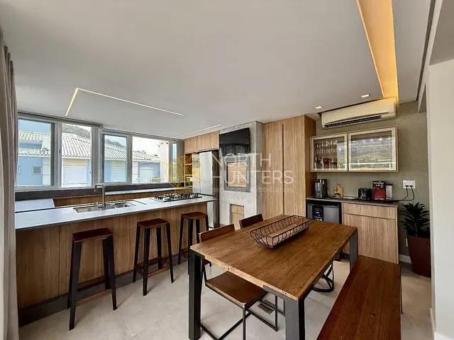 Cobertura / Penthouse com 183m² 3 quartos e 2 banheiros, à venda, no bairro Ingleses do Rio Vermelho em Florianópolis