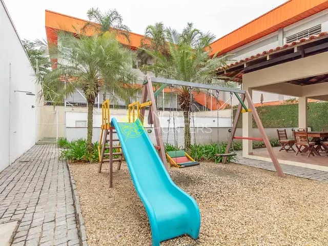 Cobertura / Penthouse com 277m² 3 quartos e 4 banheiros, à venda ou para alugar, no bairro América em Joinville