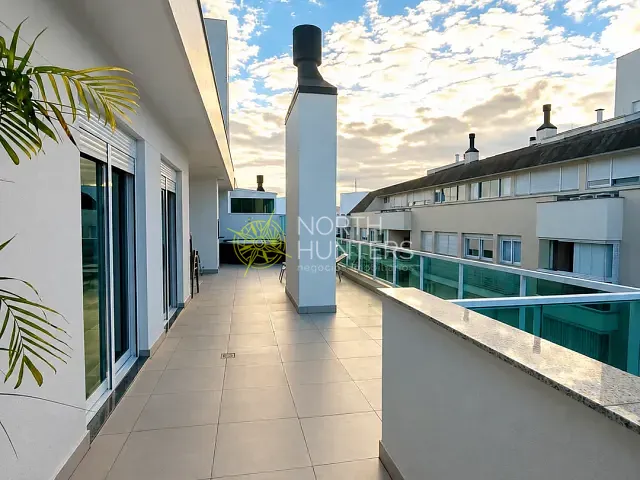 Cobertura / Penthouse com 256m² 3 quartos e 3 banheiros, para alugar, no bairro Jurerê em Florianópolis