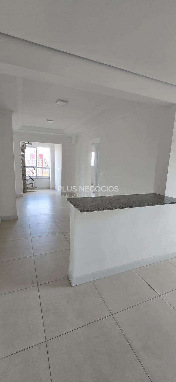 Cobertura à venda com 2 quartos, 130m² - Foto 3