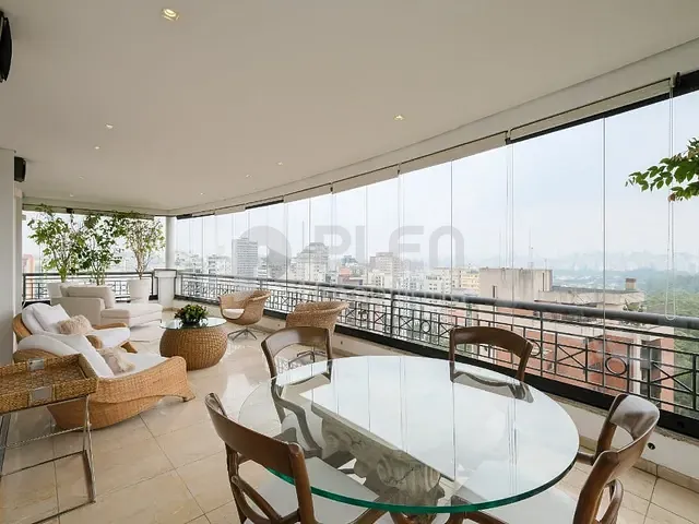 Cobertura / Penthouse 4 quartos e 5 banheiros, à venda, no bairro Vila Nova Conceição em São Paulo