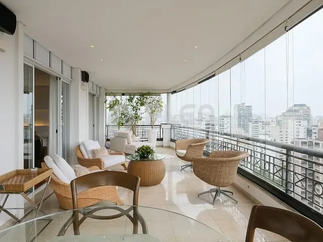 Cobertura / Penthouse 4 quartos e 5 banheiros, à venda, no bairro Vila Nova Conceição em São Paulo