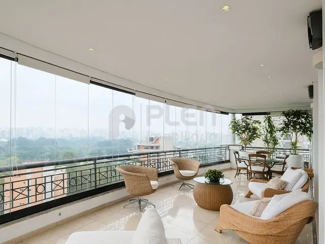 Cobertura / Penthouse 4 quartos e 5 banheiros, à venda, no bairro Vila Nova Conceição em São Paulo