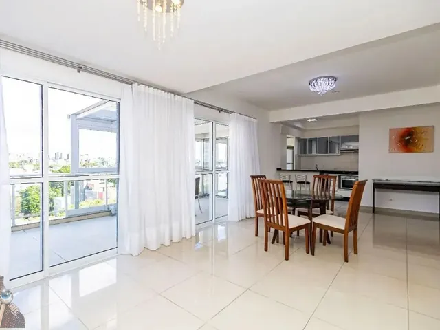 Cobertura / Penthouse 3 quartos e 2 banheiros, para alugar, no bairro Bacacheri em Curitiba