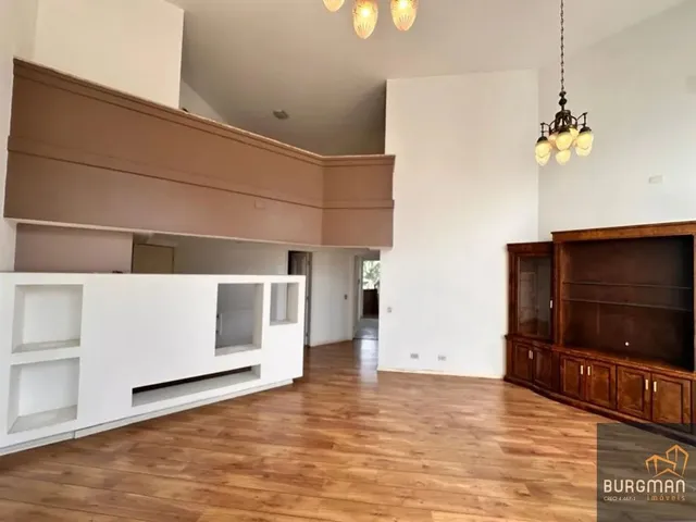 Cobertura / Penthouse 4 quartos e 5 banheiros, para alugar, no bairro Alto da Glória em Curitiba