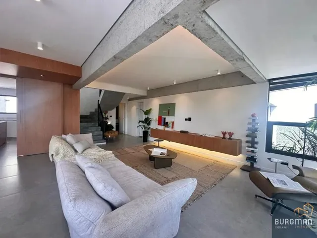 Cobertura / Penthouse 4 quartos e 7 banheiros, à venda, no bairro Centro em Curitiba