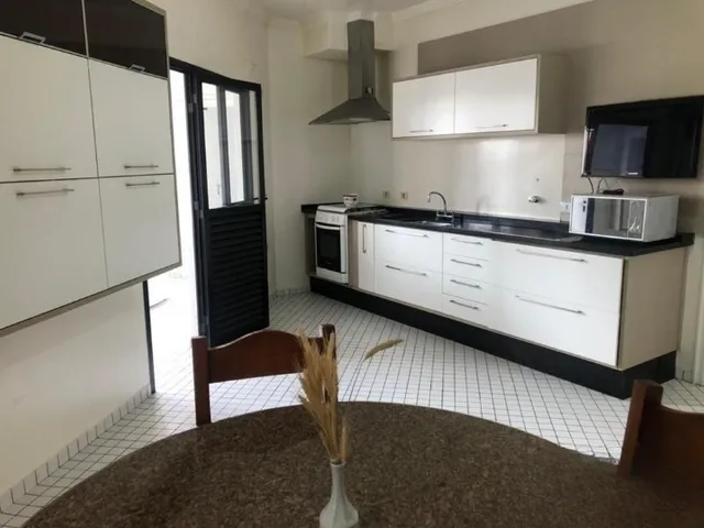 Cobertura / Penthouse com 300m² 5 quartos e 6 banheiros, à venda ou para alugar, no bairro Vila Bastos em Santo André