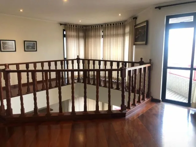 Cobertura / Penthouse com 300m² 5 quartos e 6 banheiros, à venda ou para alugar, no bairro Vila Bastos em Santo André