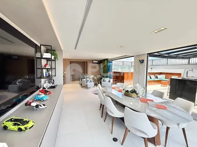 Cobertura / Penthouse 3 quartos e 6 banheiros, à venda, no bairro Santa Teresinha em São Paulo