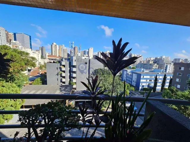 Cobertura / Penthouse 3 quartos e 3 banheiros, à venda, no bairro Cabral em Curitiba