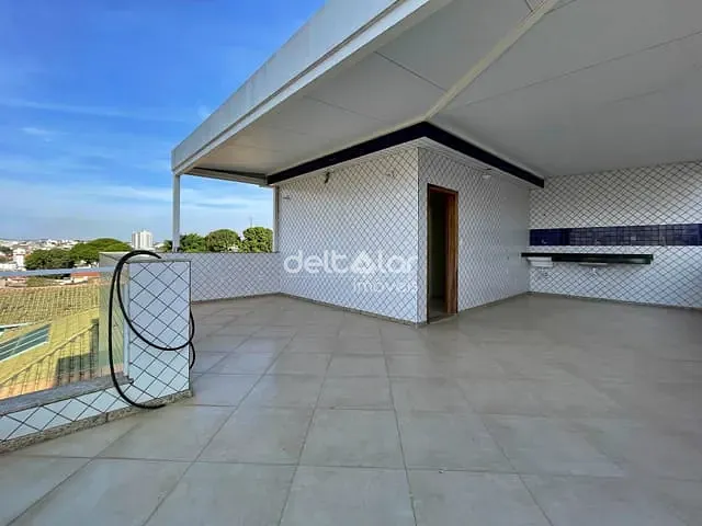 Cobertura / Penthouse com 120m² 3 quartos e 2 banheiros, à venda, no bairro Santa Mônica em Belo Horizonte