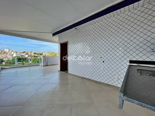 Cobertura / Penthouse com 120m² 3 quartos e 2 banheiros, à venda, no bairro Santa Mônica em Belo Horizonte
