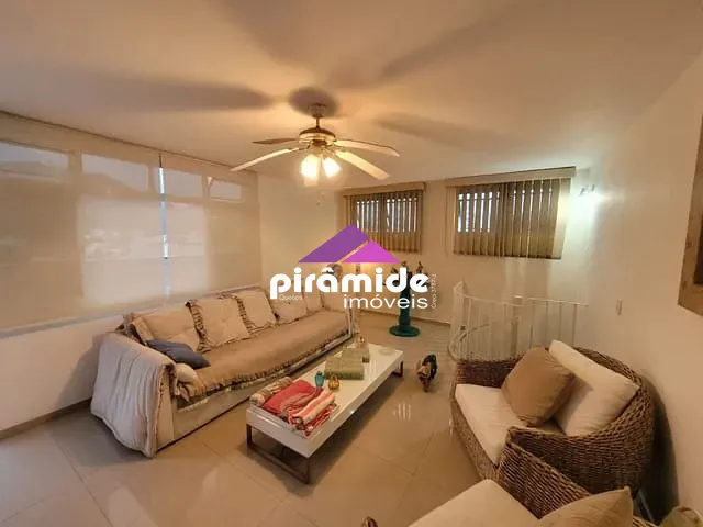 Cobertura / Penthouse com 211m² 3 quartos e 3 banheiros, à venda ou para alugar, no bairro Centro em Caraguatatuba