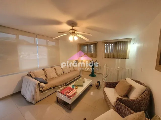 Cobertura / Penthouse com 211m² 3 quartos e 3 banheiros, à venda ou para alugar, no bairro Centro em Caraguatatuba