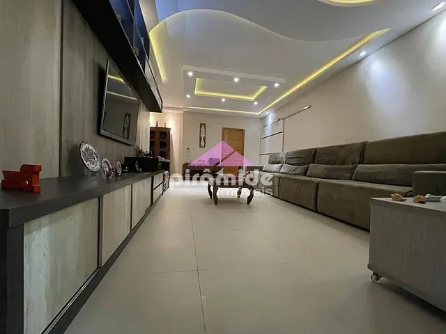 Cobertura / Penthouse com 306m² 4 quartos e 4 banheiros, à venda, no bairro Centro em Ubatuba