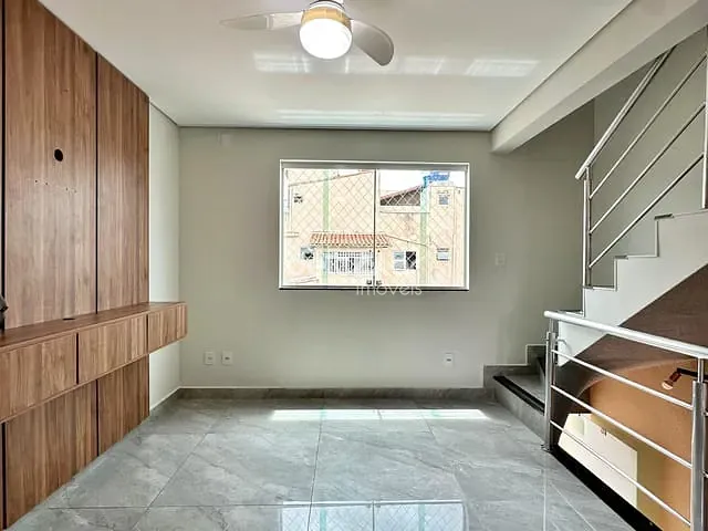 Cobertura / Penthouse com 120m² 3 quartos e 2 banheiros, para alugar, no bairro Santa Mônica em Belo Horizonte