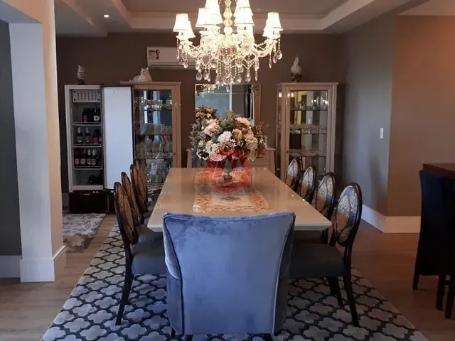 Cobertura / Penthouse 3 quartos e 4 banheiros, à venda, no bairro Centro em Gramado