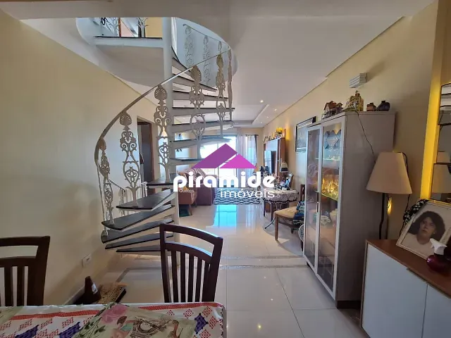 Cobertura / Penthouse 3 quartos e 3 banheiros, à venda, no bairro Centro em Caraguatatuba