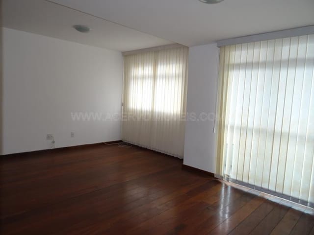 Cobertura / Penthouse 3 quartos e 2 banheiros, para alugar, no bairro São Mateus em Juiz de Fora