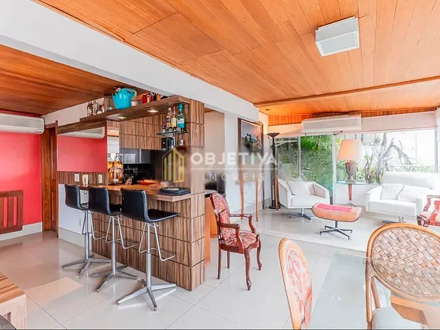 Cobertura / Penthouse 4 quartos e 2 banheiros, à venda, no bairro Floresta em Porto Alegre
