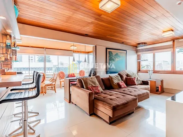 Cobertura / Penthouse 4 quartos e 2 banheiros, à venda, no bairro Floresta em Porto Alegre