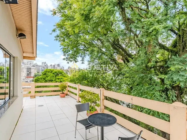 Cobertura / Penthouse 3 quartos e 3 banheiros, à venda, no bairro Petrópolis em Porto Alegre
