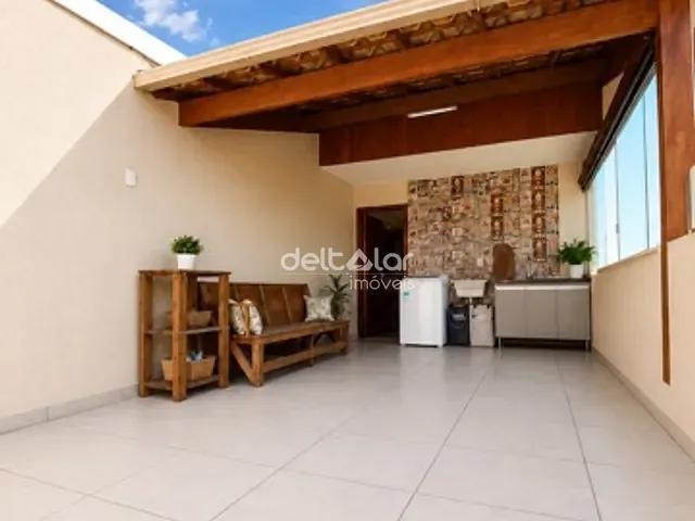 Cobertura / Penthouse 3 quartos e 2 banheiros, à venda, no bairro Maria Helena em Belo Horizonte