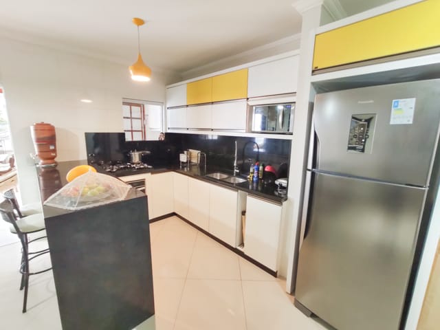 Cobertura / Penthouse com 172m² 3 quartos e 3 banheiros, à venda, no bairro Ingleses do Rio Vermelho em Florianópolis