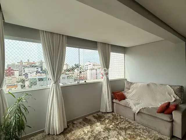 Cobertura / Penthouse com 323m² 4 quartos e 3 banheiros, para alugar, no bairro Castelo em Belo Horizonte
