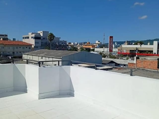 Cobertura / Penthouse 1 quarto e 1 banheiro, à venda, no bairro Canasvieiras em Florianópolis
