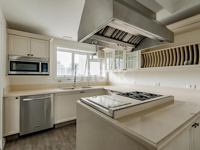 Cobertura / Penthouse com 309m² 3 quartos e 5 banheiros, à venda ou para alugar, no bairro Vila Nova Conceição em São Paulo