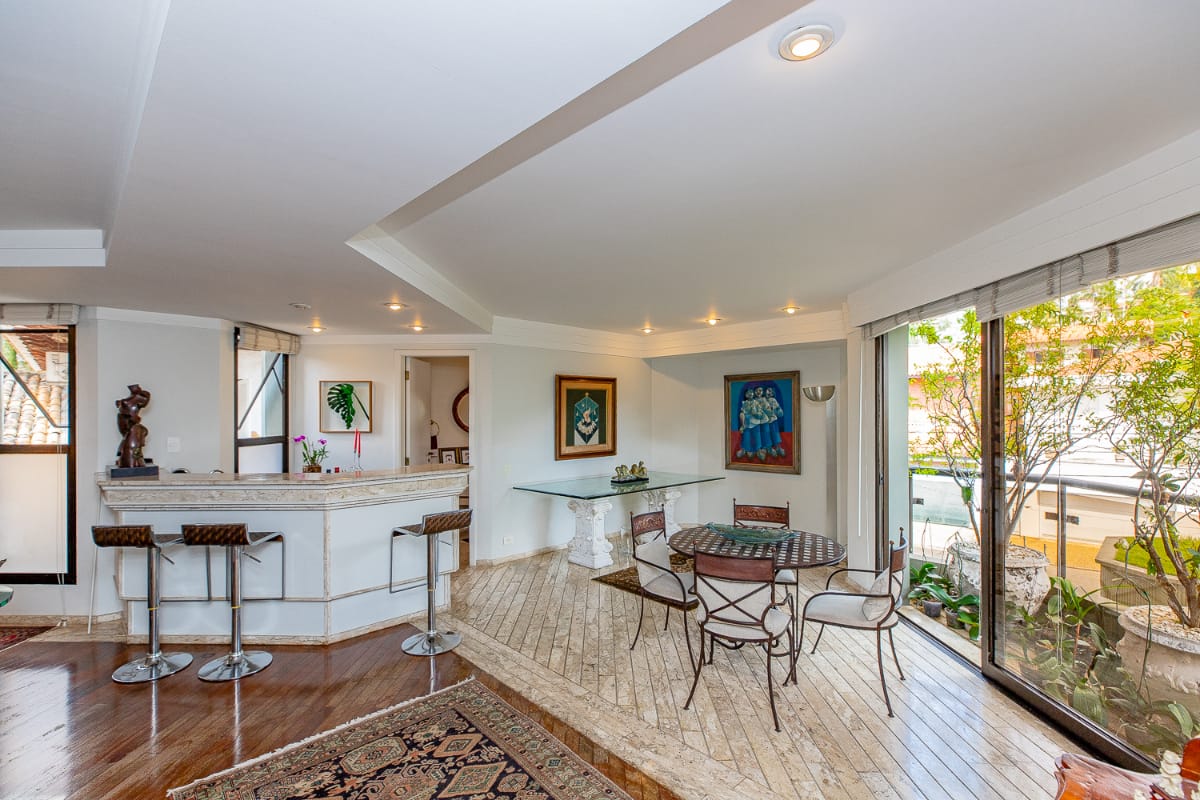 Duplex para venda em Vila Morumbi com 2 quartos, sendo 2 suítes, 157m²