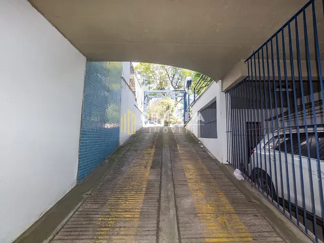 Prédio à venda, no bairro Auxiliadora em Porto Alegre