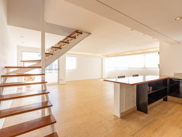 Foto do Cobertura / Penthouse - Triplex para venda em Vila Nova Conceição com 2 quartos, sendo 2 suítes , 182.21m² | Lares e Andares Imóveis