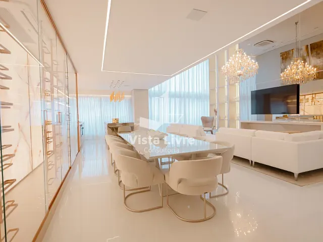 Cobertura / Penthouse com 300m² 3 quartos e 3 banheiros, à venda, no bairro Vila Olímpia em São Paulo