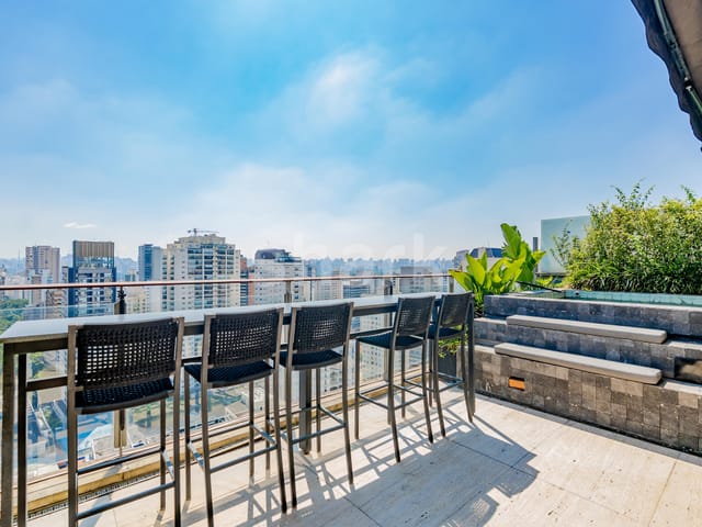 Cobertura / Penthouse com 192m² 1 quarto e 2 banheiros, à venda ou para alugar, no bairro Vila Nova Conceição em São Paulo