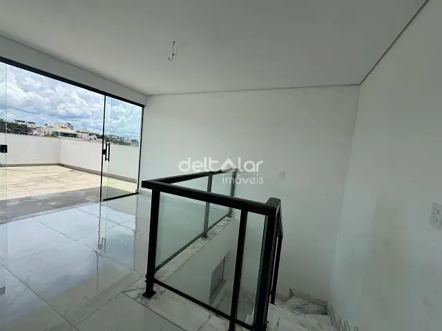 Cobertura / Penthouse com 150m² 3 quartos e 1 banheiro, à venda, no bairro Santa Rosa em Belo Horizonte