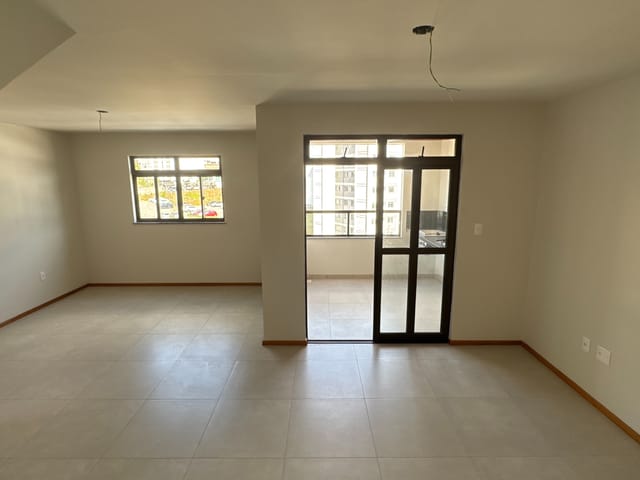 Cobertura / Penthouse 3 quartos e 3 banheiros, à venda, no bairro Centro em Juiz de Fora