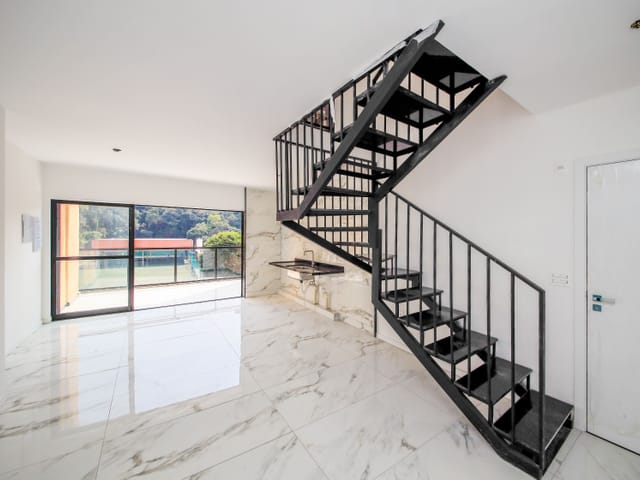 Cobertura / Penthouse 3 quartos e 3 banheiros, à venda, no bairro São Mateus em Juiz de Fora