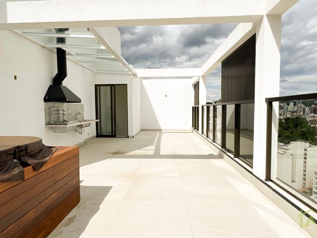 Cobertura / Penthouse com 474m² 4 quartos e 3 banheiros, à venda, no bairro São Mateus em Juiz de Fora
