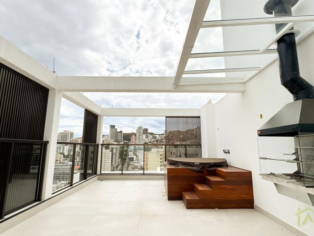 Cobertura / Penthouse com 474m² 4 quartos e 3 banheiros, à venda, no bairro São Mateus em Juiz de Fora