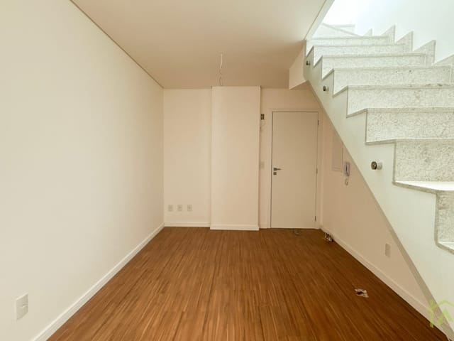 Cobertura / Penthouse com 365m² 4 quartos e 4 banheiros, à venda, no bairro São Mateus em Juiz de Fora