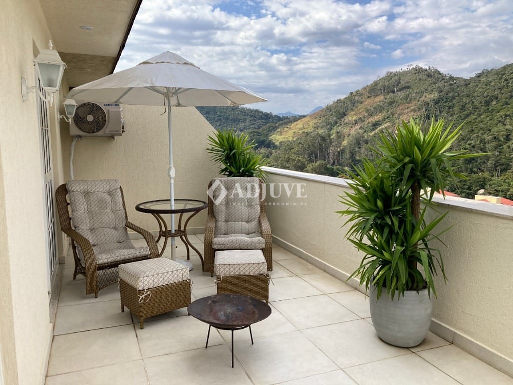 Cobertura à venda com 2 quartos, 118m² - Foto 1