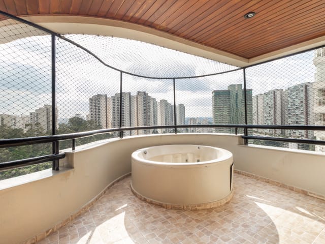 Apartamento com 162m² 4 quartos e 5 banheiros, à venda, no bairro Vila Andrade em São Paulo