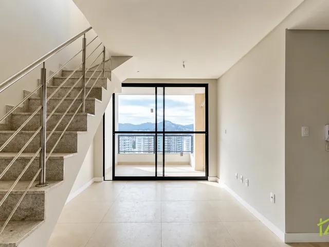 Cobertura / Penthouse 3 quartos e 3 banheiros, à venda, no bairro Vale do Ipê em Juiz de Fora