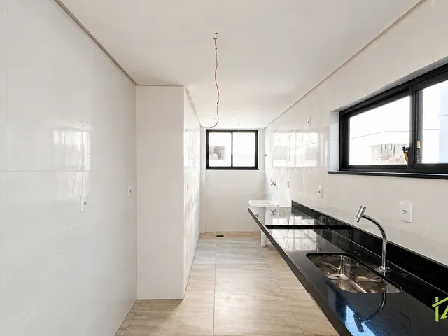 Cobertura / Penthouse 3 quartos e 3 banheiros, à venda, no bairro Vale do Ipê em Juiz de Fora