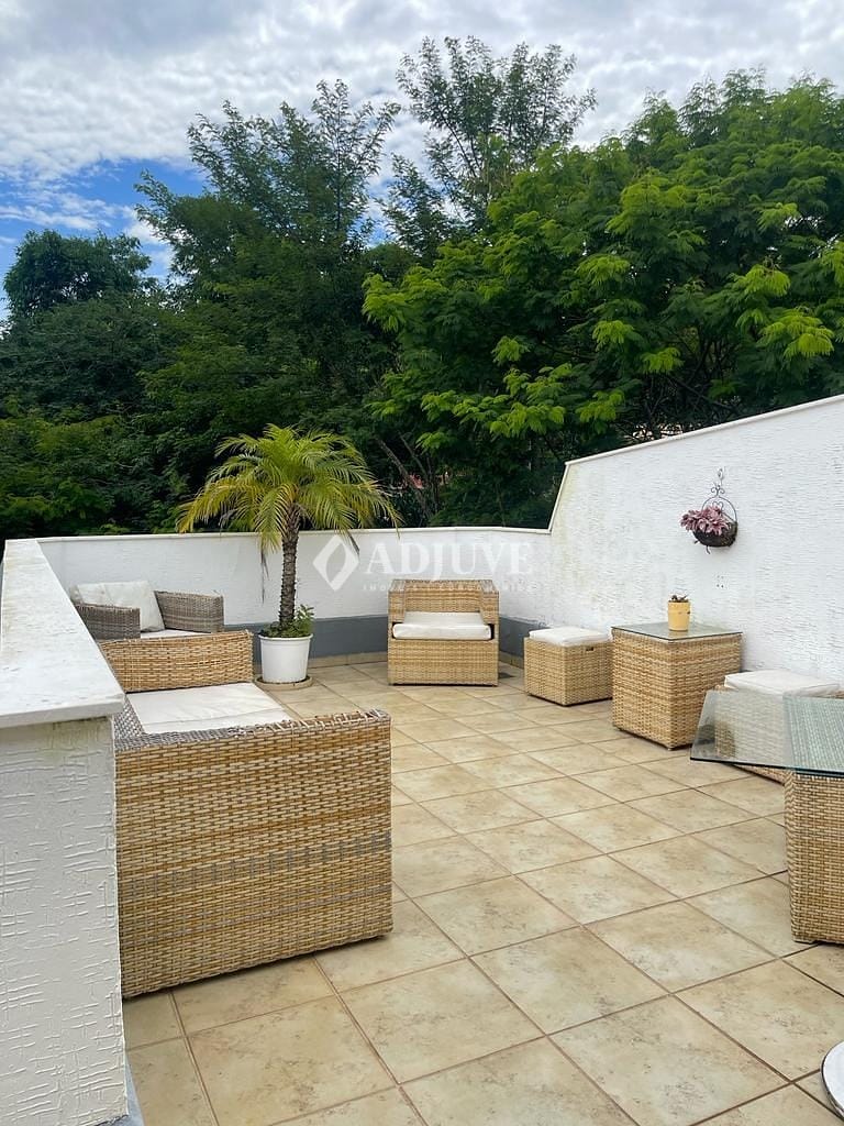 Cobertura à venda com 2 quartos, 119m² - Foto 13