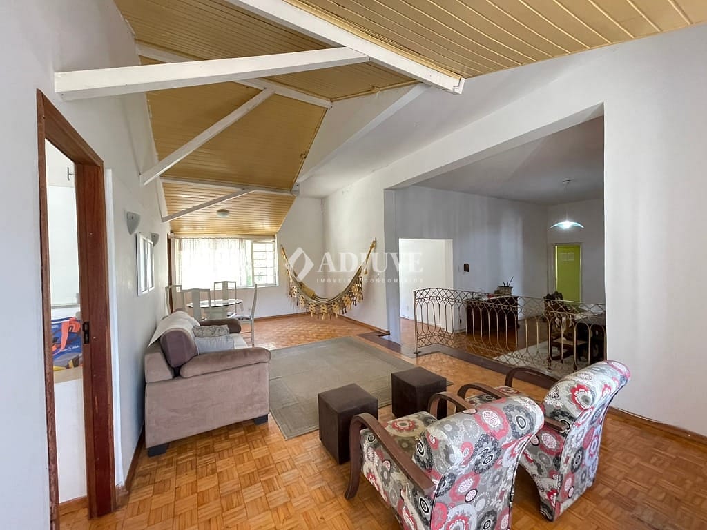 Cobertura à venda com 8 quartos, 300m² - Foto 1