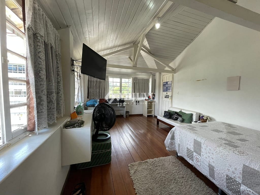 Cobertura à venda com 8 quartos, 300m² - Foto 11
