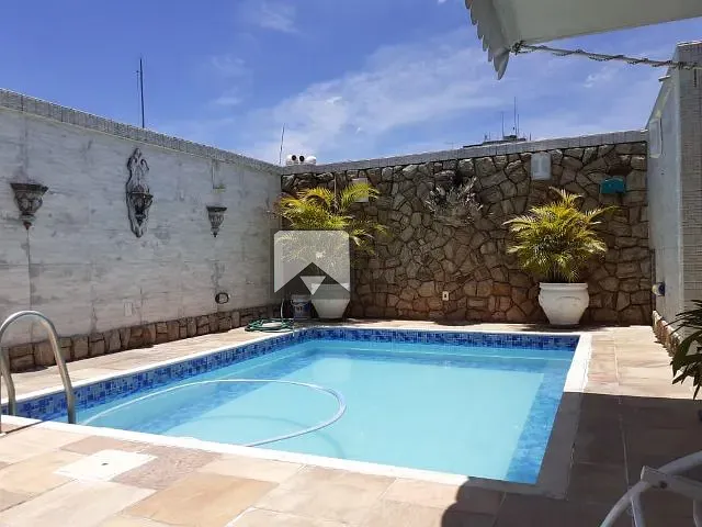 Cobertura / Penthouse com 320m² 4 quartos e 2 banheiros, à venda, no bairro Icaraí em Niterói